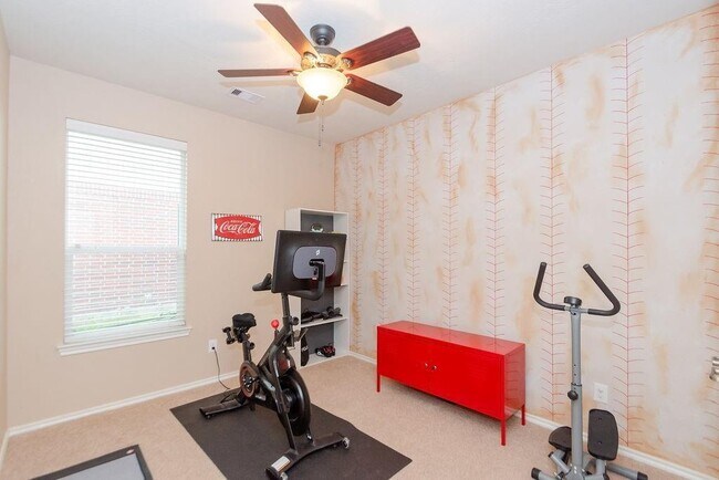 Building Photo - May Pine Court, Rosharon, TX 77583 - 4 BR 2 BA single-family home