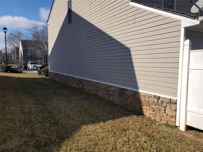 Building Photo - 11428 S Grove Dr