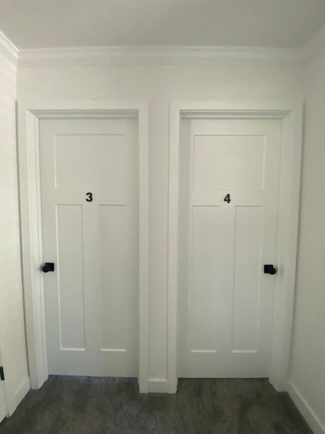 Building Photo - Sober Living Recovery House for men in New...