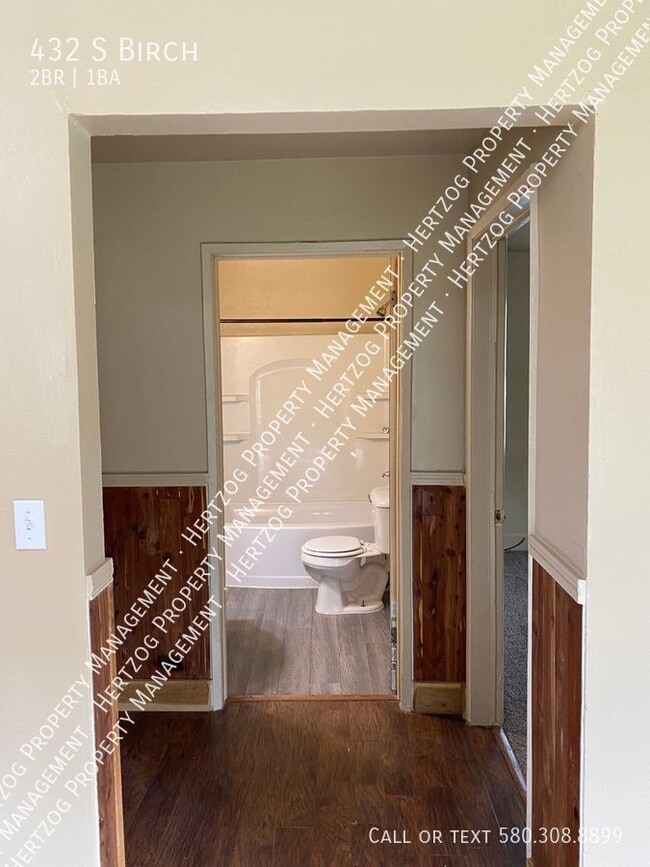 Building Photo - 432 S Birch-