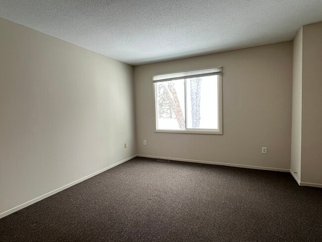 Building Photo - 611 E Burnsville Pkwy