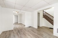 Building Photo - 3-Bed 2-Bath Single Family Home For Rent