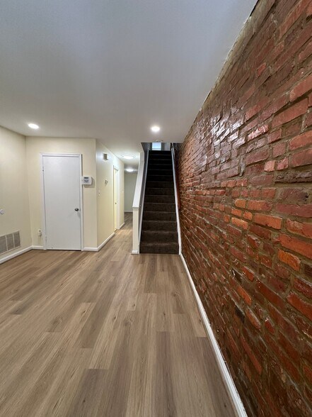 Building Photo - 115 N Curley St