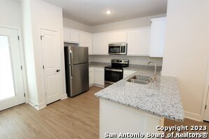 Building Photo - 2203 Lynwood Bnd