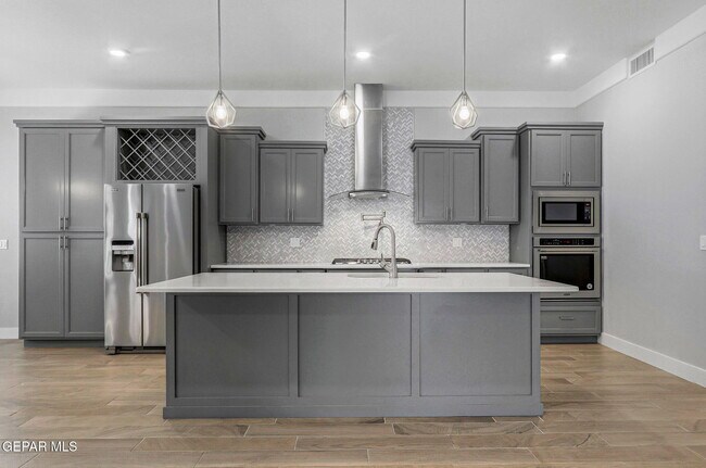 Building Photo - 13580 Lawkland St