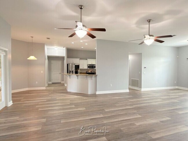 Building Photo - 6185 Autumn Pines Cir