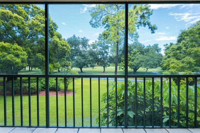 Building Photo - 2900 Cove Cay Dr