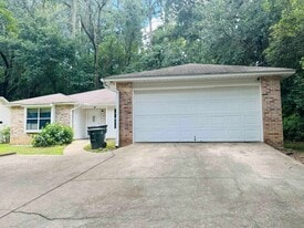 Building Photo - 2214 Amelia Cir
