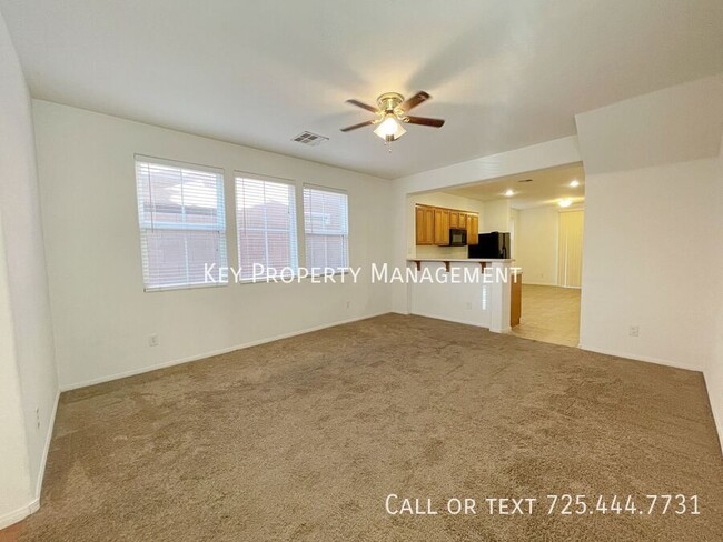 Building Photo - MOUNTAINS EDGE 2 BEDROOM 2.5 BATH WITH OPE...