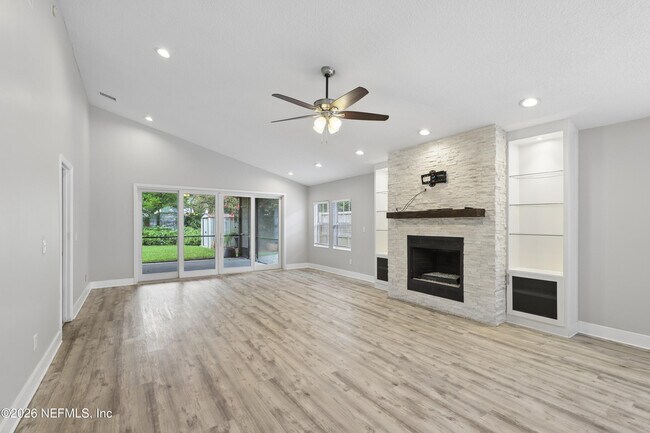 Building Photo - 204 Crosstern Ct