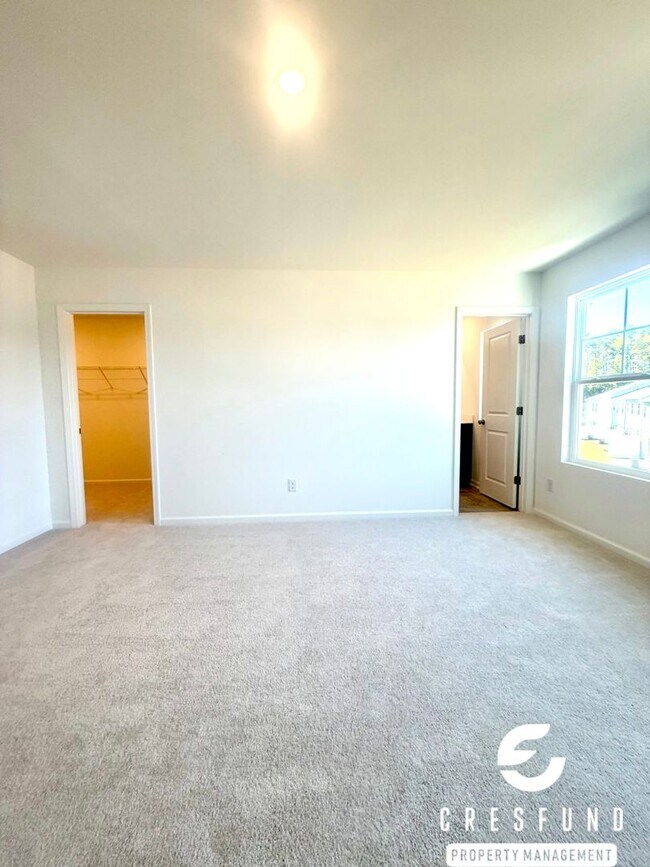 Building Photo - 473 Venetian Dr