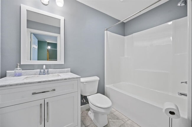 Building Photo - 77 N Park Ridge Rd