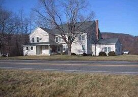 Building Photo - 623 Torrington Rd