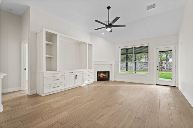 Building Photo - 23742 River Pl Dr