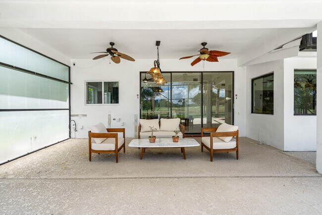 Building Photo - 10391 Boca Woods Ln