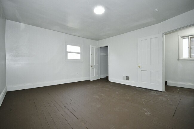 Building Photo - 1243 Evans St