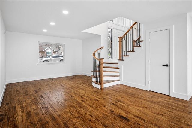 Building Photo - 4024 Diamond Loch W