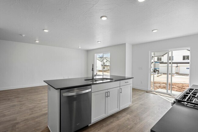 Building Photo - 1786 Wolverine Wy