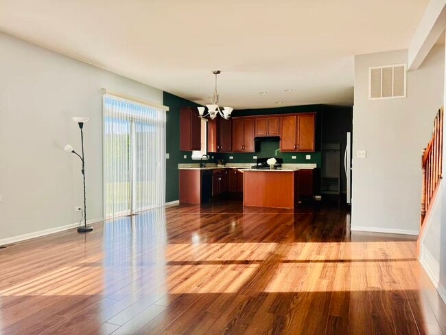 Building Photo - 5734 Oak Ridge Way