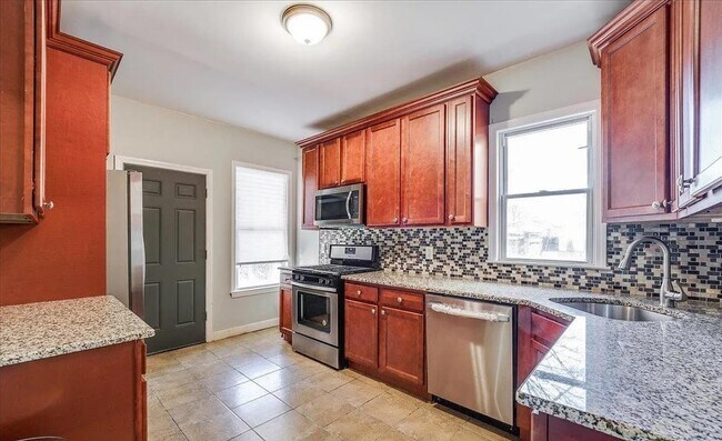 Primary Photo - 36 Dwight St