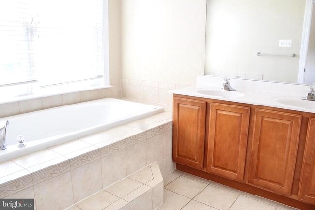 Building Photo - 2802 Moores Plains Blvd