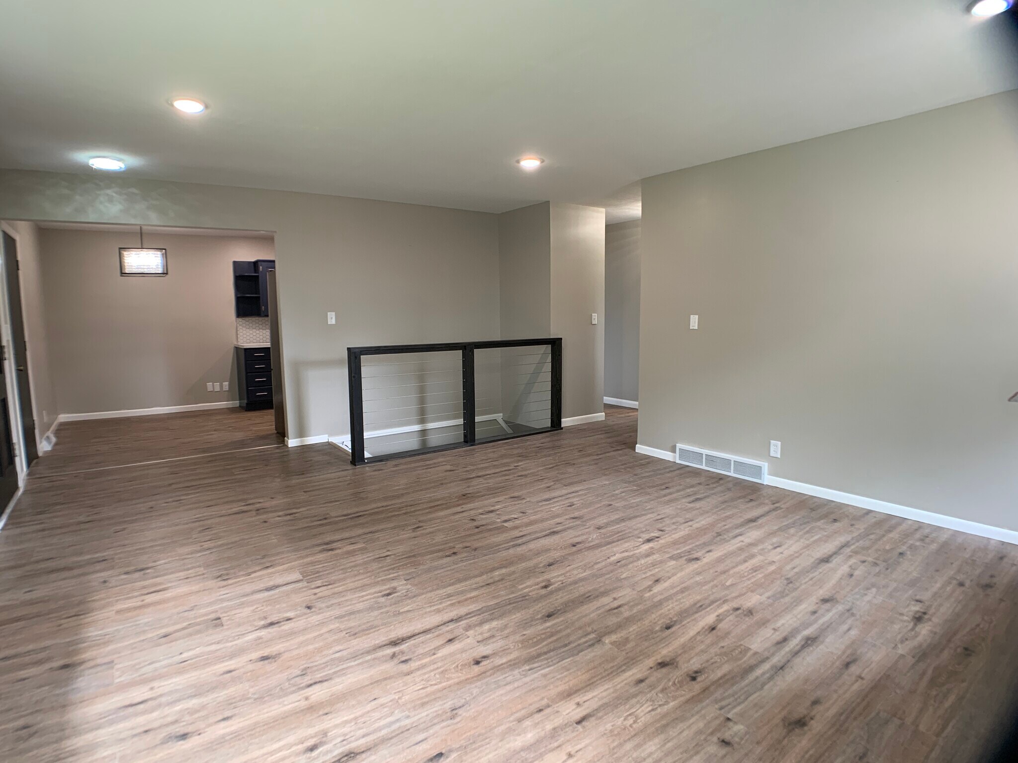 Building Photo - 211 Wedgewood Dr