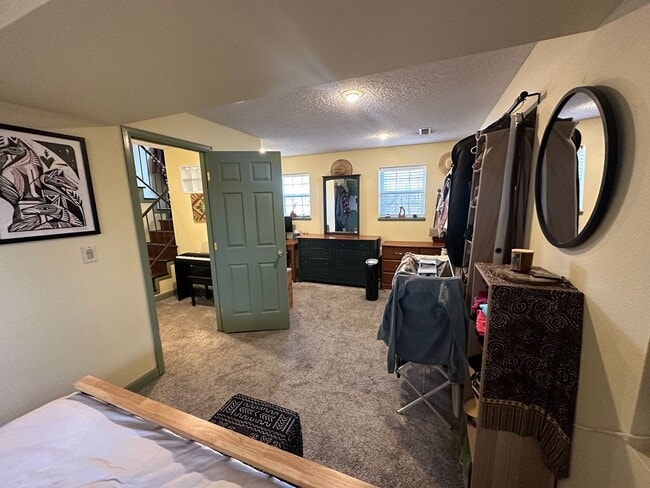 Building Photo - "Rare Opportunity" 3 bedroom 2 bath in the...