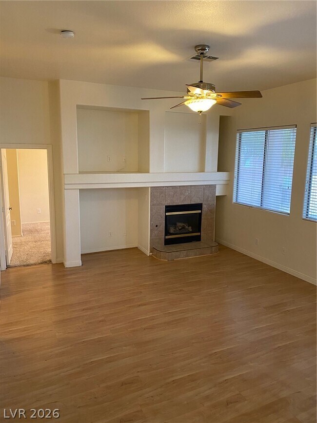 Building Photo - 7565 Splashing Rock Dr