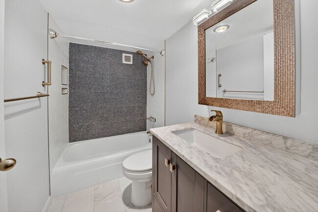 Building Photo - Available Now! 1 Bed / 1 Bath Condo in the...