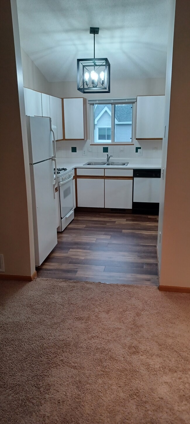 kitchen - 8705 Glasgow Ln