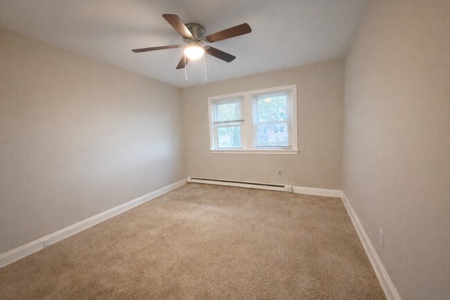 Building Photo - 1628 Plum St