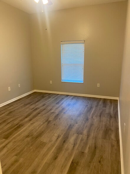 Master Bedroom - 6111 Maggies Cir