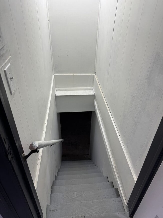 Building Photo - 3079 N 21 St