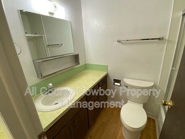 Building Photo - 267 N 8th St