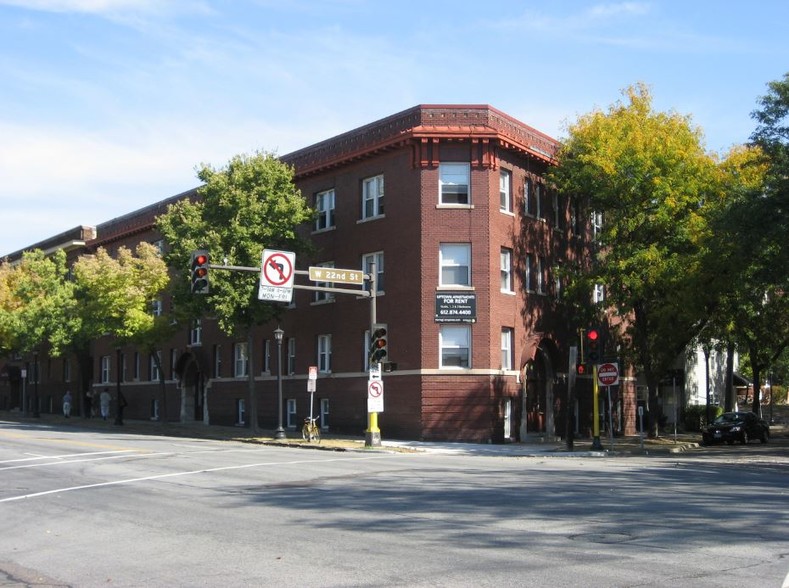 Primary Photo - 2121 Hennepin Ave S