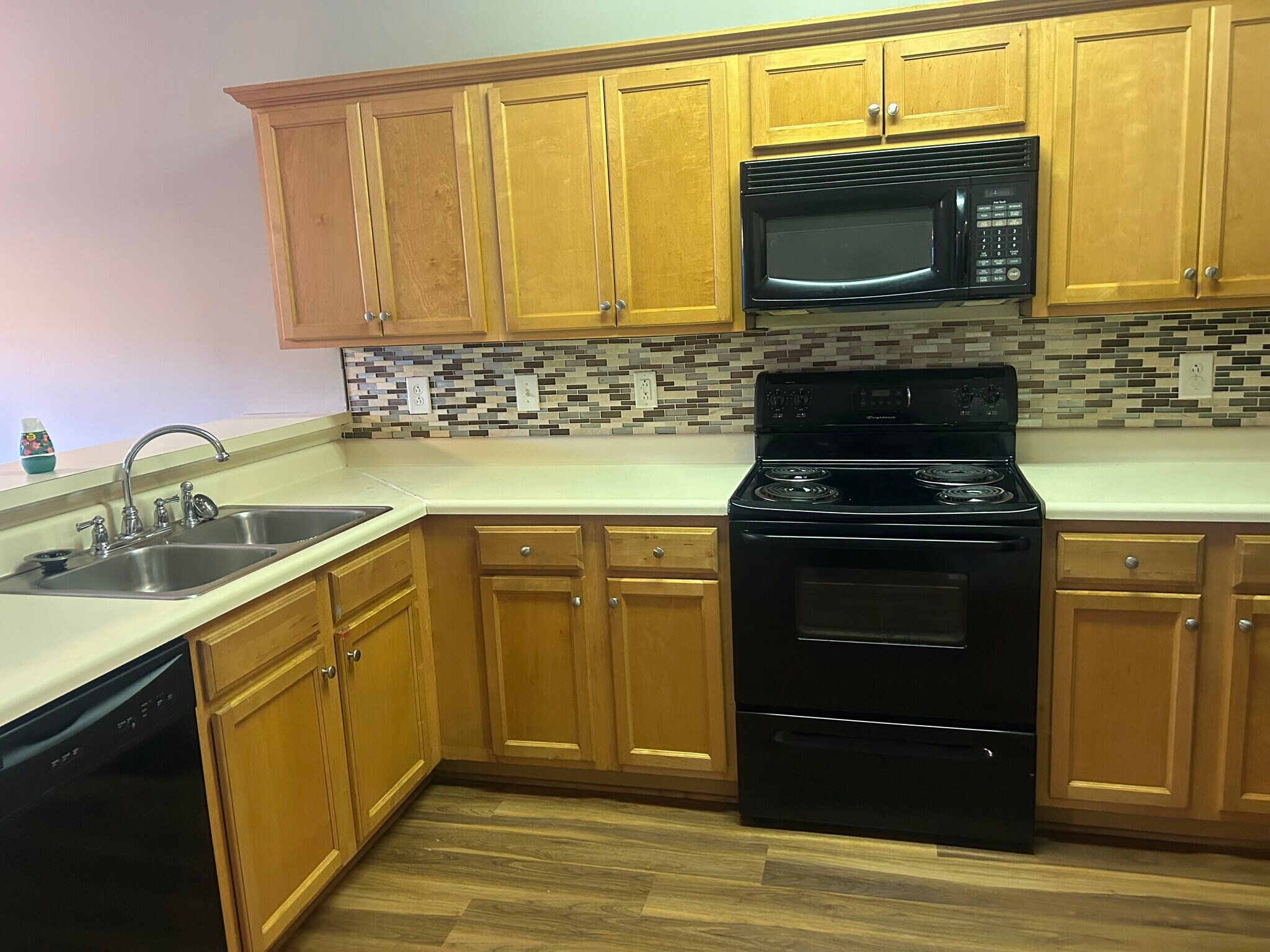 Kitchen angle 2 - 6694 Evans Trce