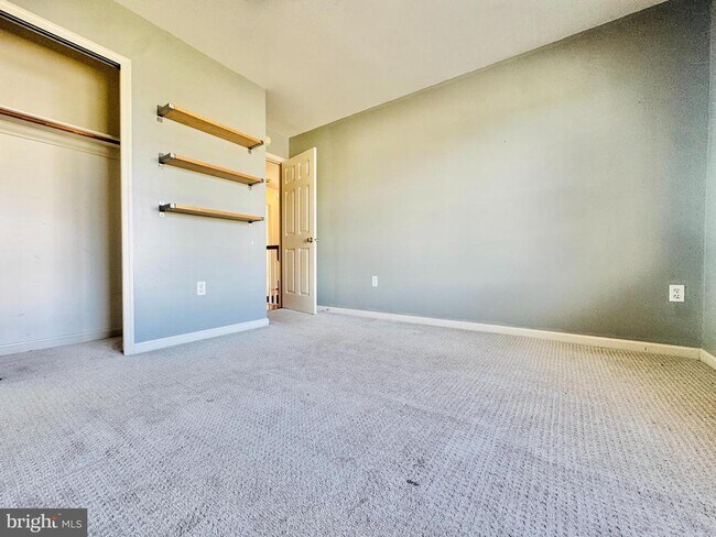 Building Photo - 28 Scotland Cir