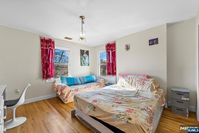 Building Photo - 360 Gorge Rd