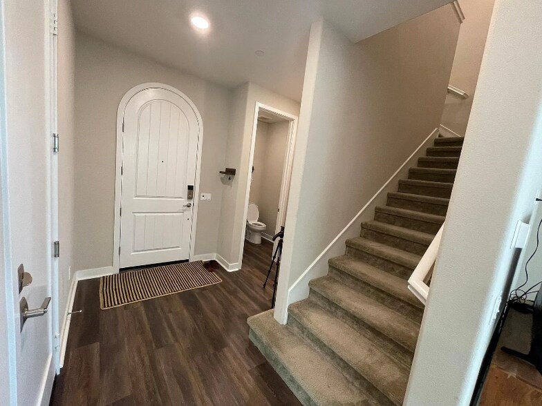 Building Photo - 6659 Encelia Pl