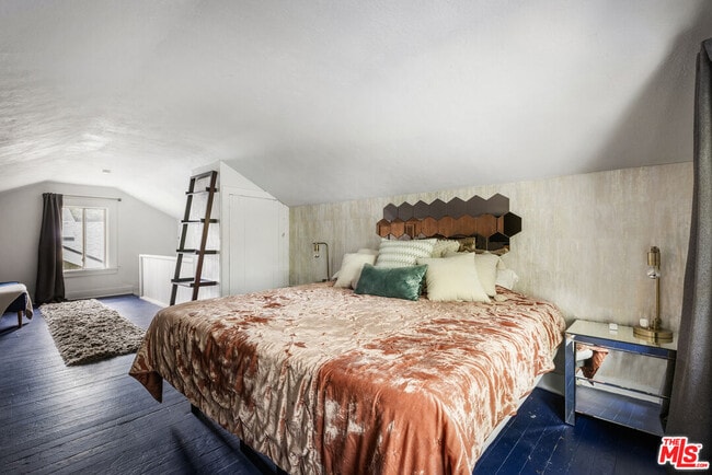 Building Photo - 201 S Ave 55