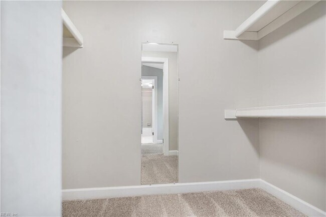 Building Photo - 107 Oak Ridge Ct