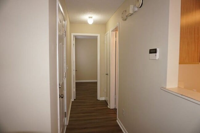 Building Photo - 2 Bedroom/2 Bath Townhome Near NAS Jax