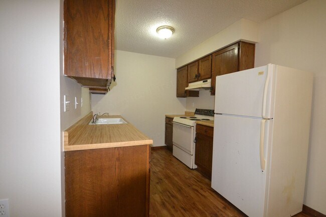 Building Photo - Warsaw Apartments