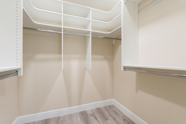 Building Photo - 5300 Jimmy Buffett Mem Hwy