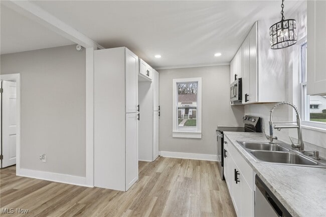 Building Photo - 133 N Pearl St