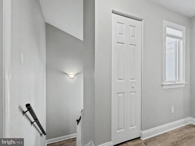 Building Photo - 140 Westbury Ct