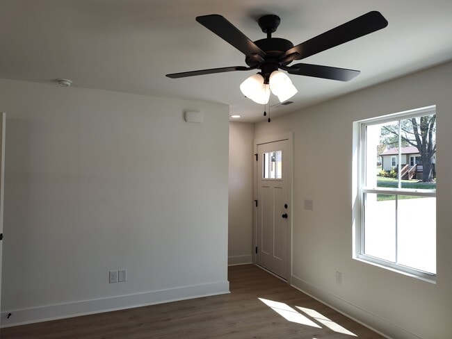 Building Photo - Newly built 2 story, 3 bedroom, 2.5 bath duplex located in Kannapolis!