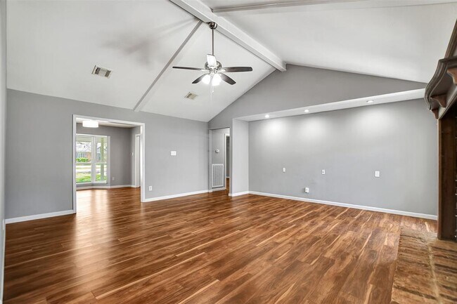 Building Photo - 25802 Maplewood Dr