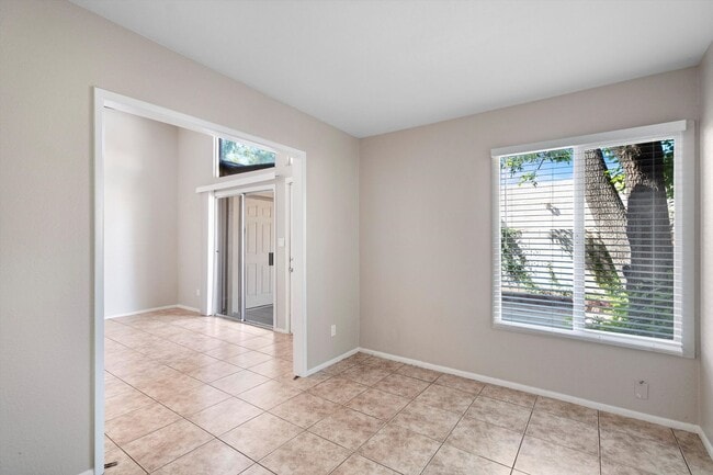 Building Photo - 3 Bedroom 2 Bathroom in Mesa