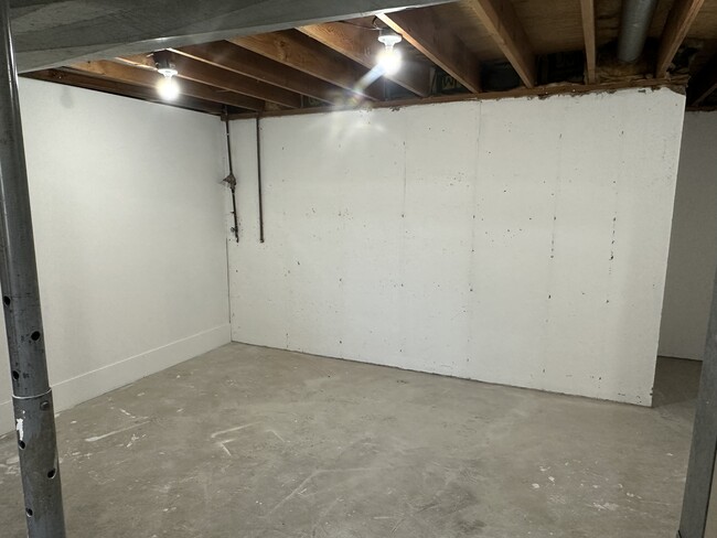 Unfinished Basement - 4703-4705 Pierre St